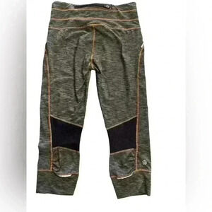 Athleta Medium‎ Gray Capris Leggings